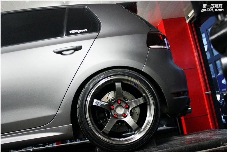 海亞：高爾夫6R 輕換 ADVAN GT 18寸鍛造輪轂 AD08R輪胎 AP5000R競技版剎車