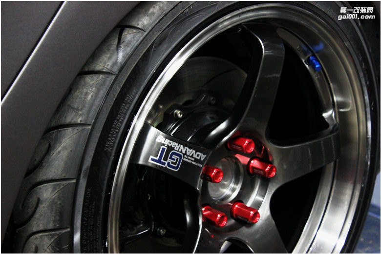 海亞：高爾夫6R 輕換 ADVAN GT 18寸鍛造輪轂 AD08R輪胎 AP5000R競技版剎車