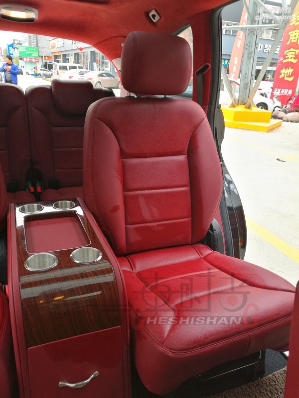 車時(shí)尚奔馳R400內(nèi)飾升級(jí)改裝/鄭州汽車內(nèi)飾翻新改色