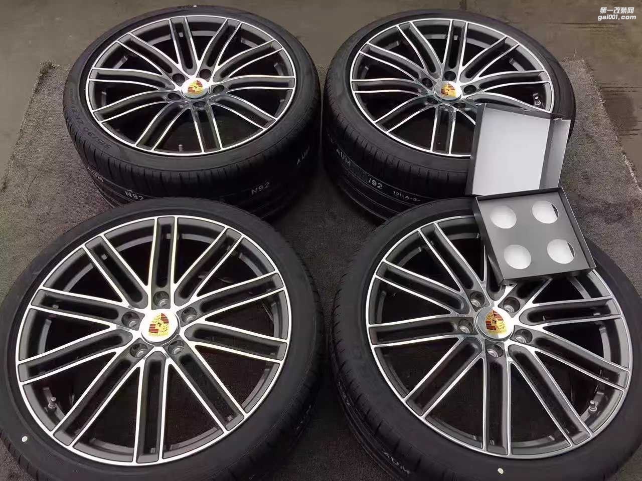 全新 套件，新款 保時捷 帕拉米拉，原廠鍛造  21寸x9.5J ET71 11.5J ET69 5×130
