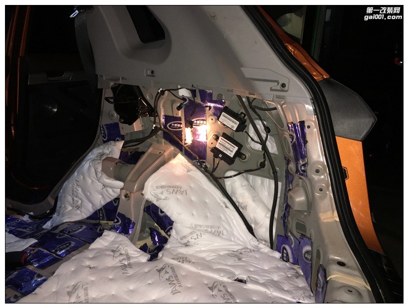 昆明汽車音響改裝,紳寶X65音響改裝+全車大能隔音止振降噪!