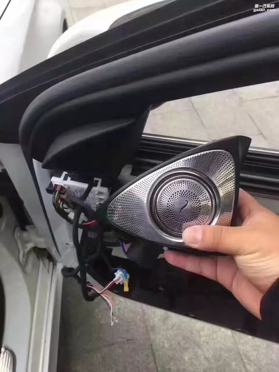 東營光速改汽車改裝新C 柏林旋轉(zhuǎn)高音 加軌跡 最新黃金搭檔標配