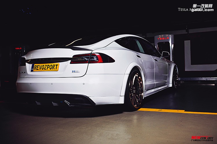 特斯拉 Model S改装碳纤维后唇扰流小包围 Revozport套件