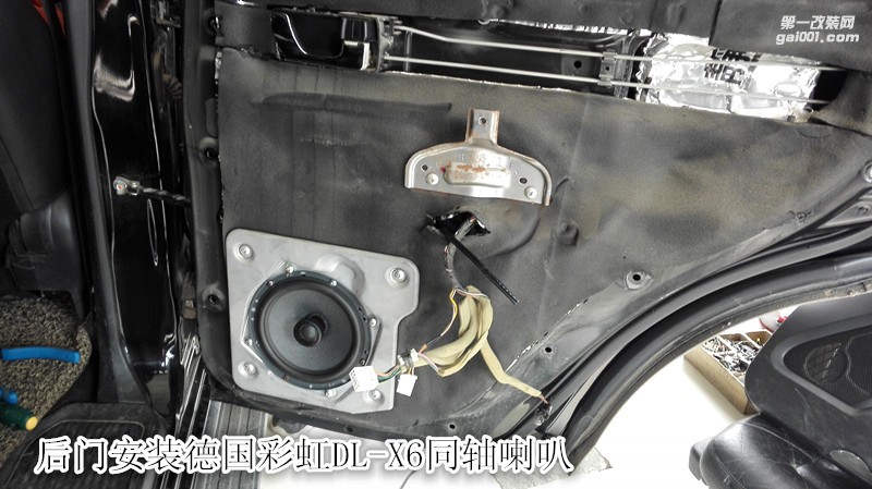 享受生活三菱帕杰羅汽車音響改裝德國彩虹喇叭加裝功放-鄭州金聲改