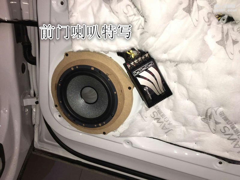 奧迪Q5汽車音響改裝德國彩虹喇叭加裝DSP處理器和低音-鄭州金聲改