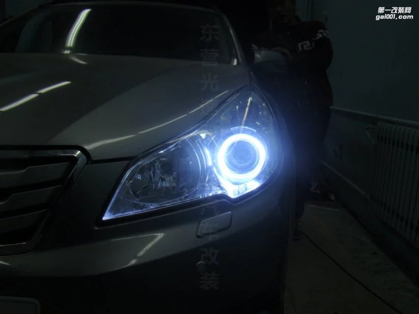 東營(yíng)光速改汽車(chē)大燈改裝升級(jí) 斯巴魯 海拉5