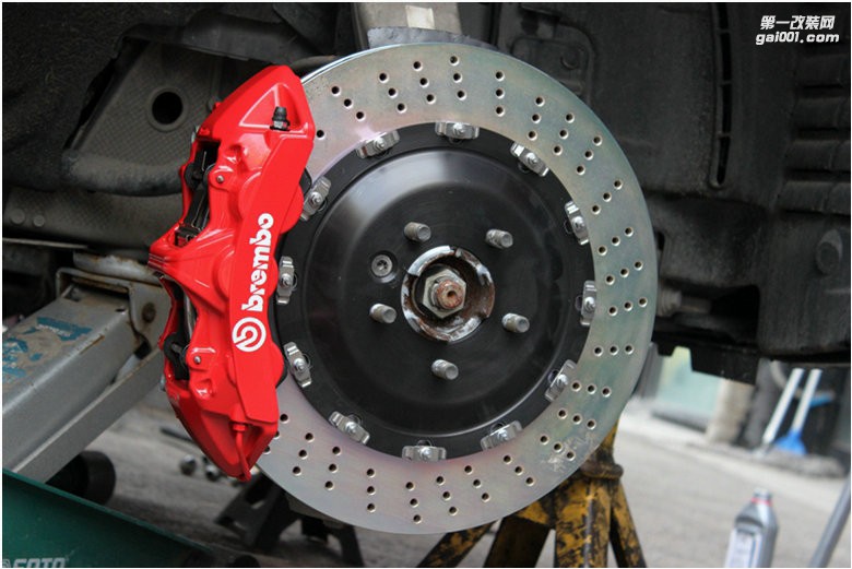 海亞：路虎攬勝運動 升級 意大利brembo GT6 405X34 打孔碟套裝 全原裝帶防偽卡