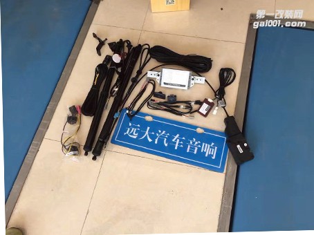 深圳龍華觀瀾 本田艾力紳加裝電動(dòng)尾門(mén)