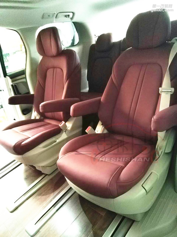 別克GL8汽車內(nèi)飾座椅改裝包皮/商務(wù)車內(nèi)飾定制改裝