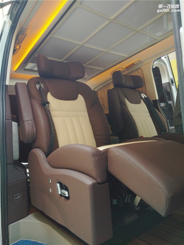 西安商務(wù)車內(nèi)飾改裝/杰歌房車之奔馳唯雅諾改裝、航空座椅改裝V260內(nèi)飾改裝