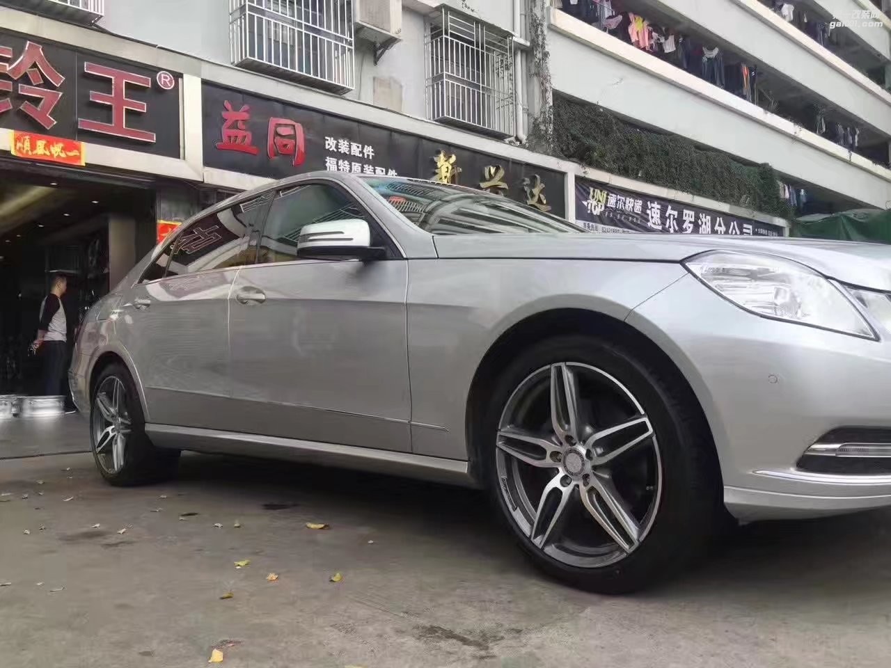 奔馳,換 原裝 19寸 完工!