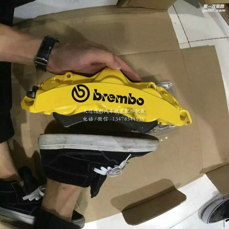奧迪S3上布雷博GT6龍鱗剎車盤套裝