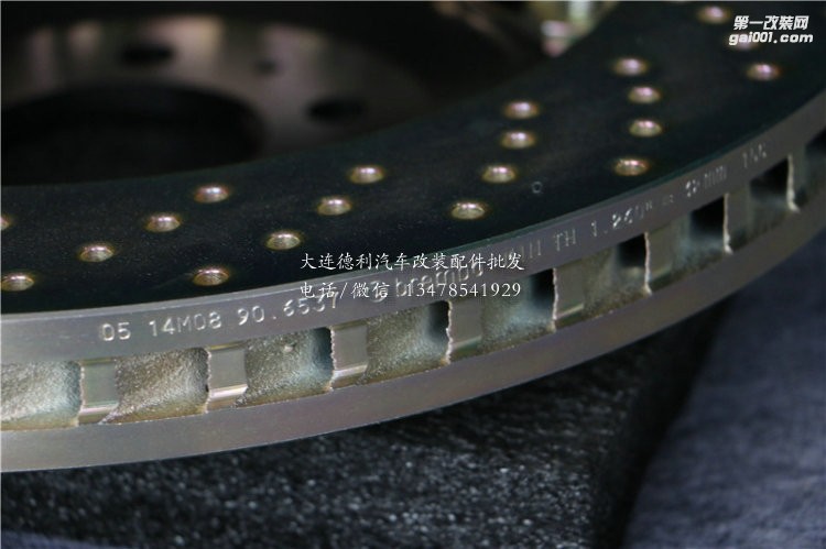 奧迪SQ5改裝意大利競(jìng)技版brembo GT 剎車性能超強(qiáng)