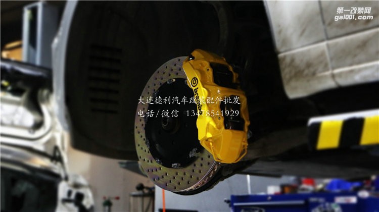 奧迪SQ5改裝意大利競(jìng)技版brembo GT 剎車性能超強(qiáng)