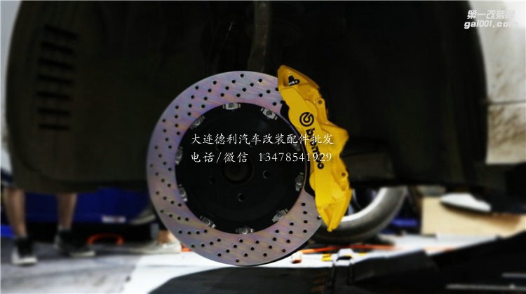 奧迪SQ5改裝意大利競(jìng)技版brembo GT 剎車性能超強(qiáng)