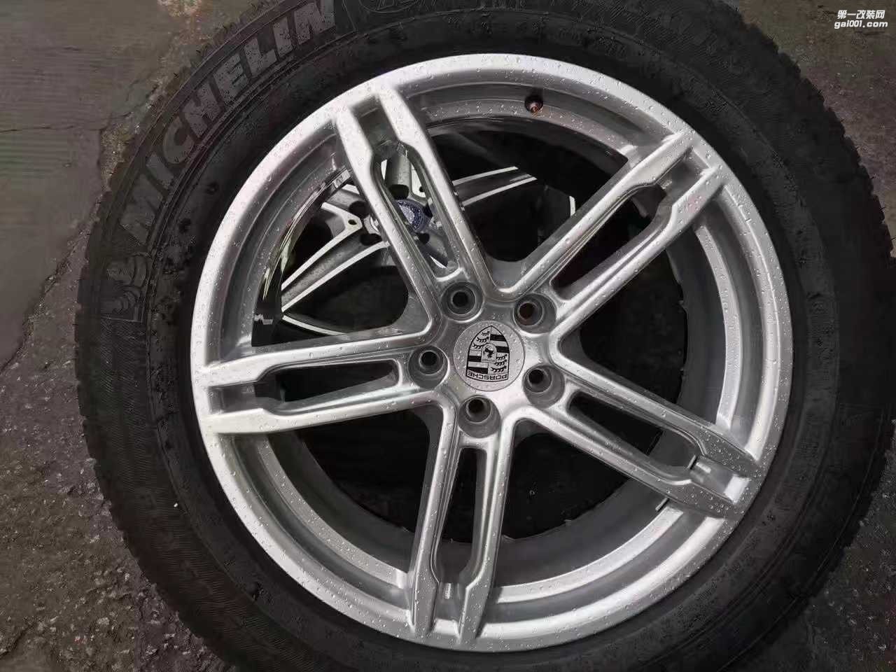保時(shí)捷 Macan  19寸 ，新 車 拆 下 ， 一套。 ????