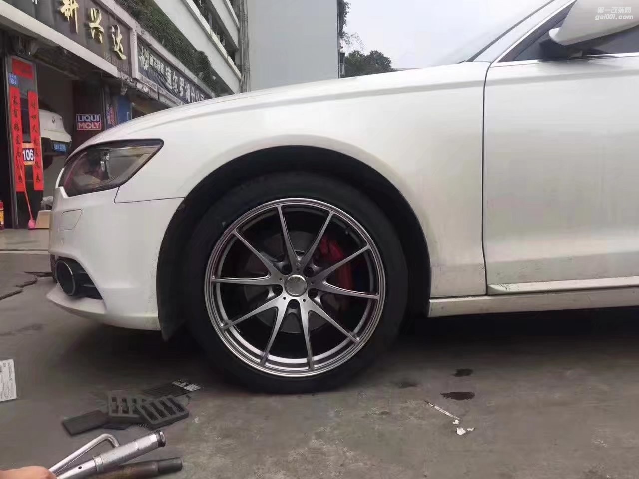 奧迪， 裝 RAYS.  G25   19寸 完工！