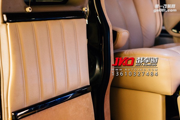 GMC美星华通 豪华型商务旅行车 全车木地板、进口麂皮绒装饰改装完工