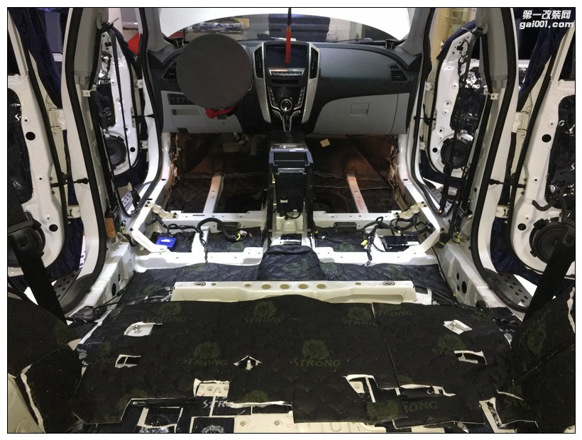 昆明汽車隔音降噪,納智捷大7全車獅龍頂級隔音降噪施工！