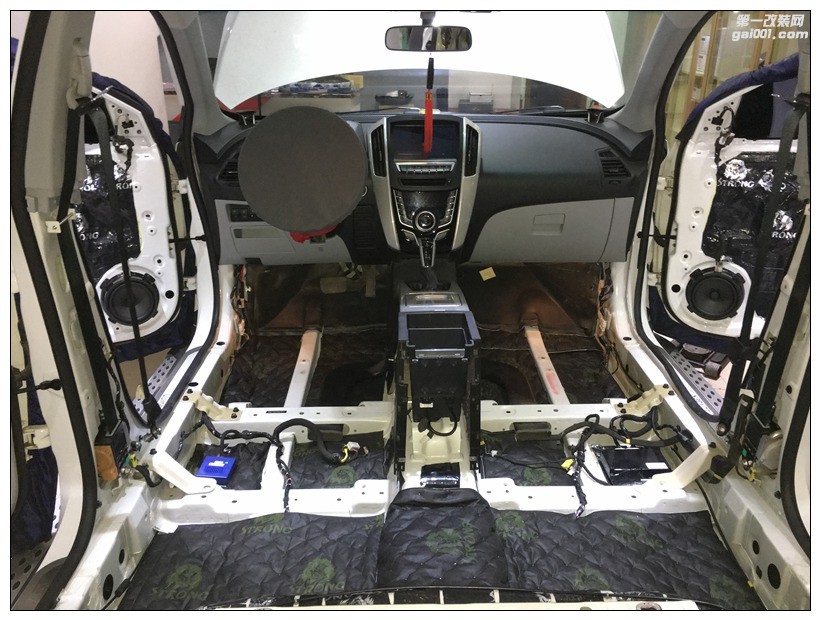 昆明汽車隔音降噪,納智捷大7全車獅龍頂級隔音降噪施工！