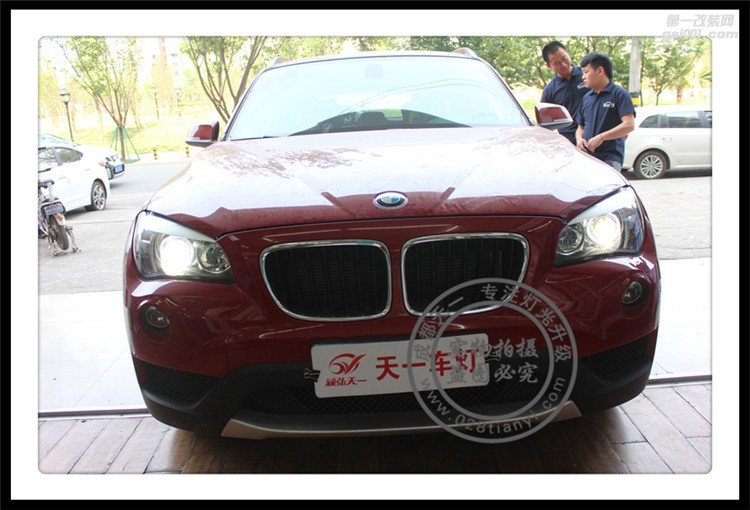 成都寶馬X1車燈升級(jí)改裝原裝Q5海拉雙光透鏡LED日行燈氙氣燈總成