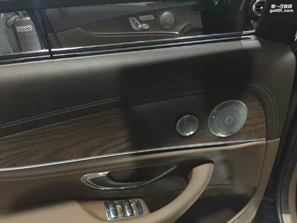5/4上海杰缘奔驰改装奔驰E300L柏林之声音响 案例展示