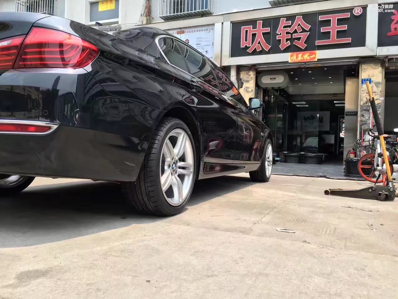 寶馬 ，換 原 裝  19寸 完工