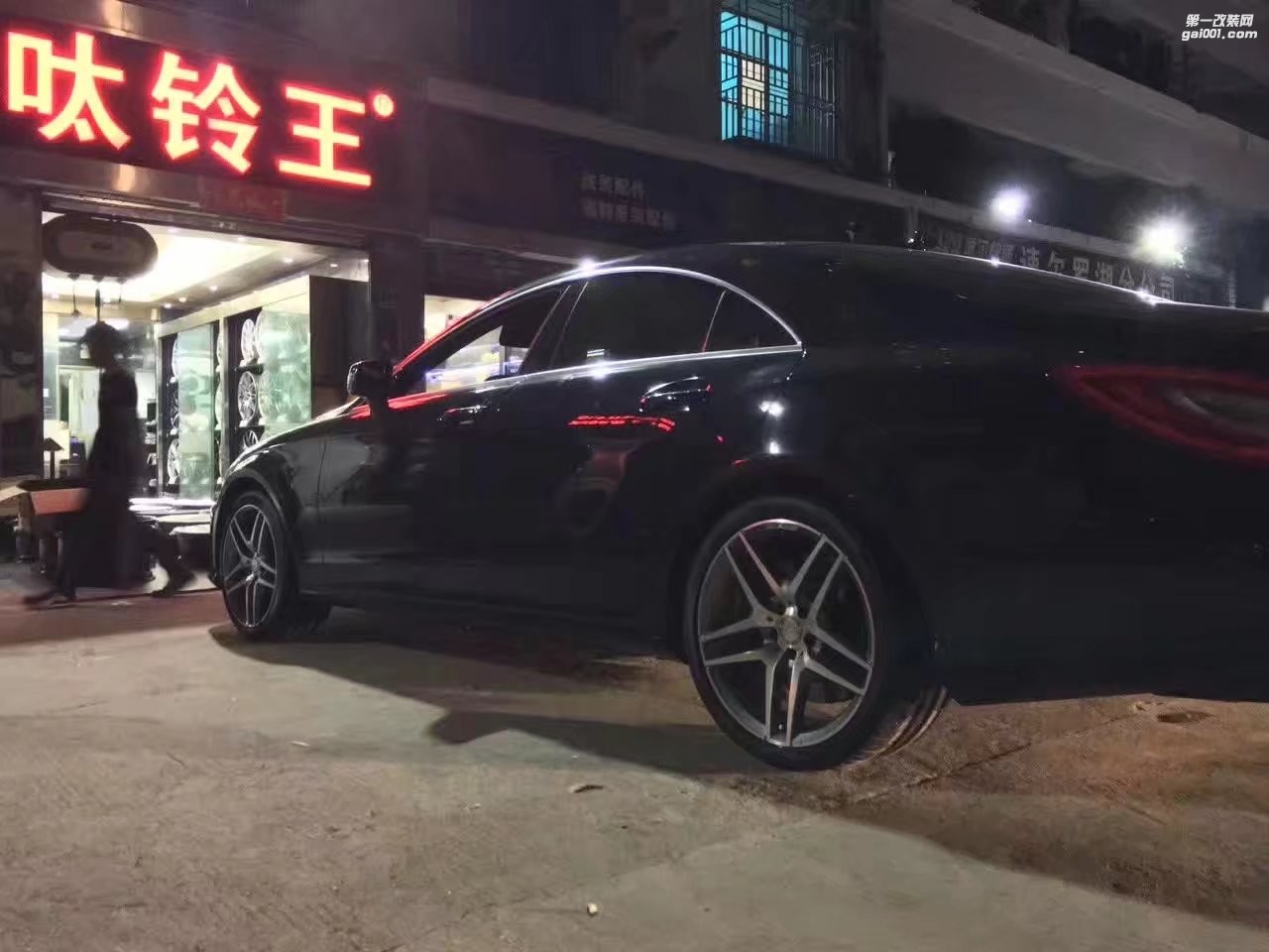 奔馳，換 原裝  19寸  完工