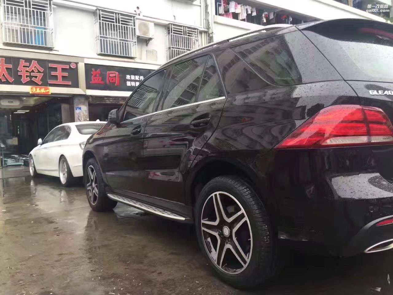 奔馳，換 原 裝  完 工！