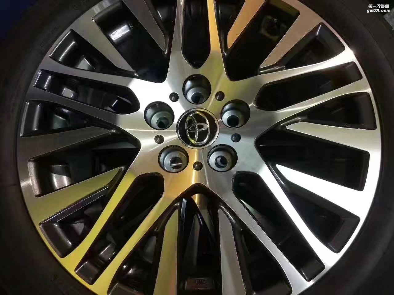 新車拆下 ，埃爾法 原廠 18寸，連胎！ ????