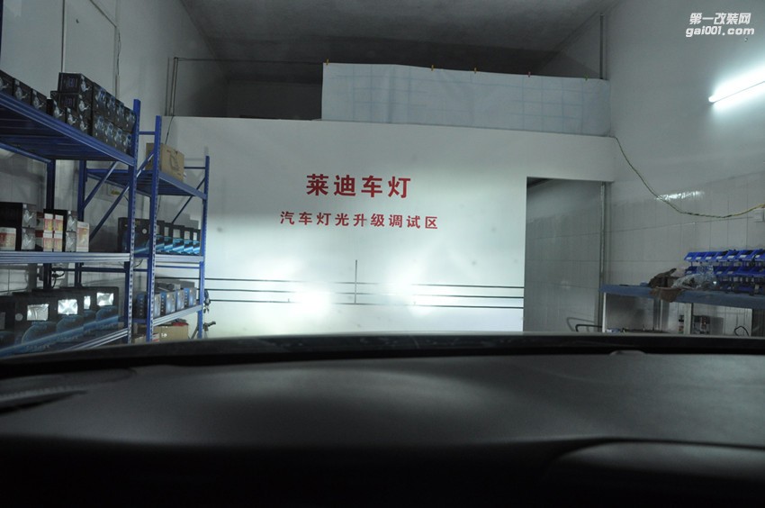 柳州起亚K5车灯改装升级 超级海拉五双光透镜