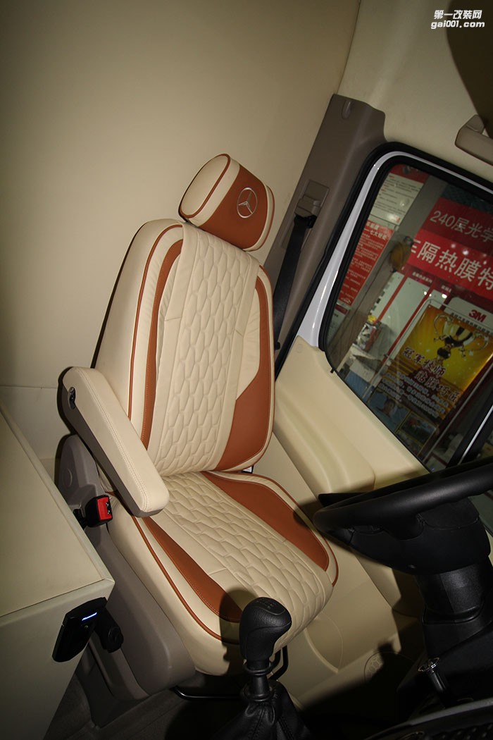【改裝】奔馳斯賓特房車改裝|斯賓特改裝房車