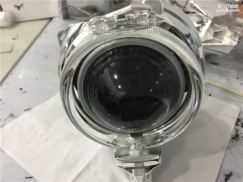 宝马5系车灯升级改装4透镜 海拉5 欧司朗氙气灯 安定器