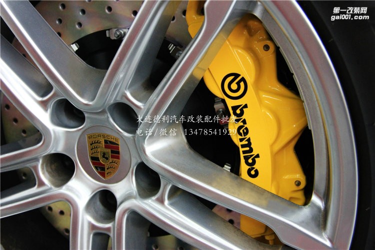 保時(shí)捷MACAN 2.0T改裝BREMBO高性能鮑魚(yú)剎車(chē)