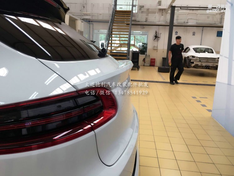 保時(shí)捷Macan改裝泰卡特包圍套件