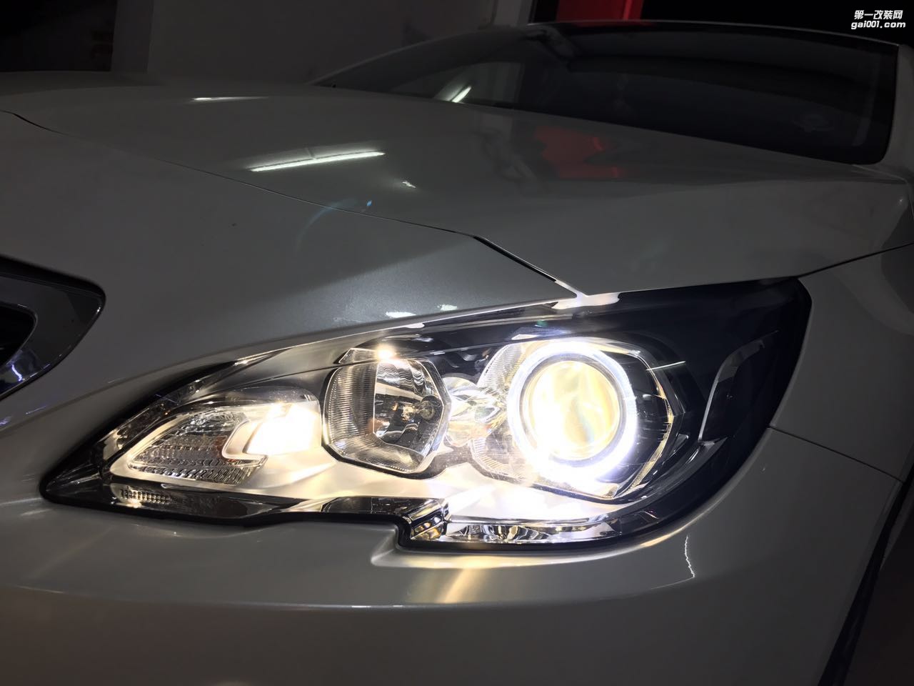 廣州 標(biāo)致408 改燈，車燈改裝升級：卡萊姆浦海拉5雙光透鏡＋進(jìn)口飛利浦氙氣燈＋歐司朗安定器
