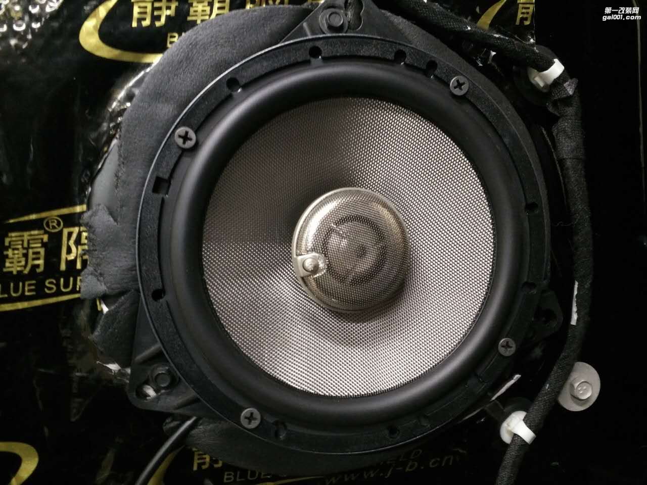 哈爾濱汽車音響改裝福特猛禽--改裝美國JBL套裝