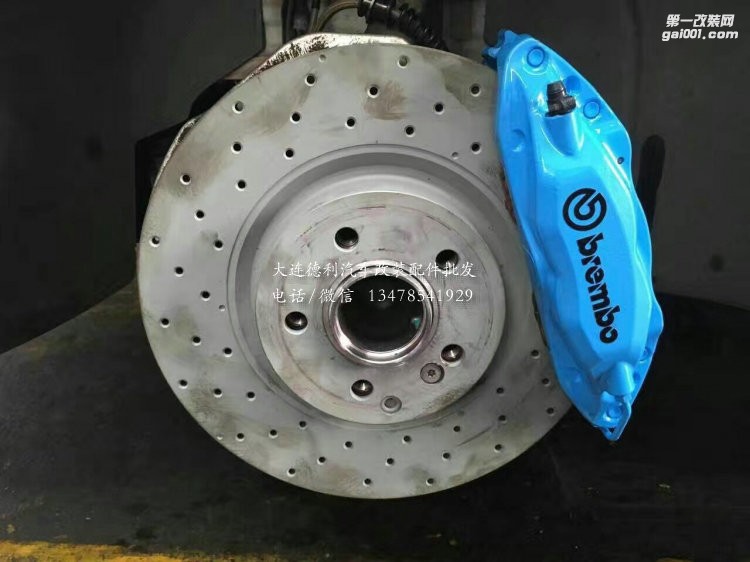 新奔馳C級(jí) W205原裝17寸輪轂改裝布雷博Brembo剎車