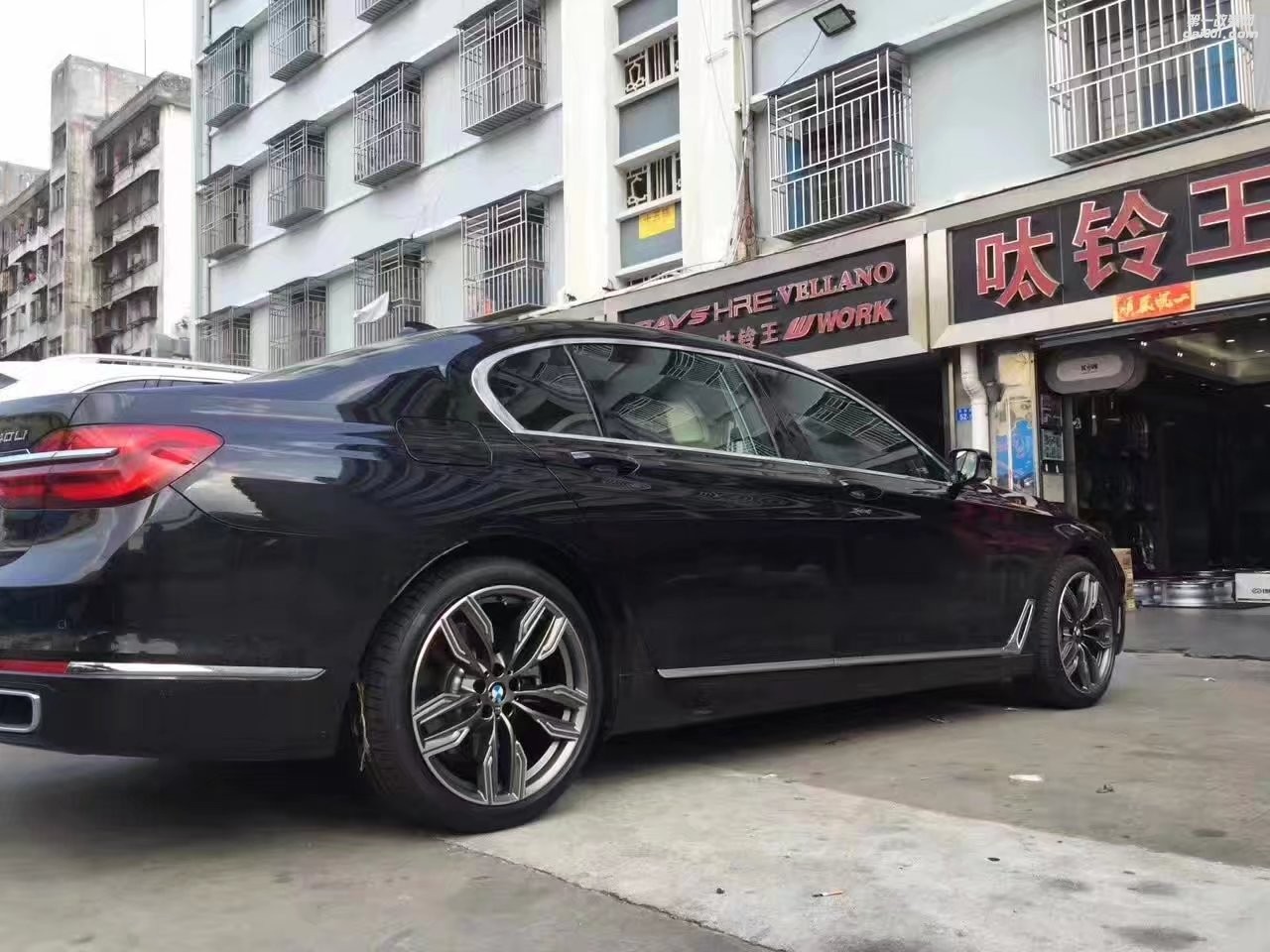 寶馬，裝新760 高配 20寸 原裝 ，完工！