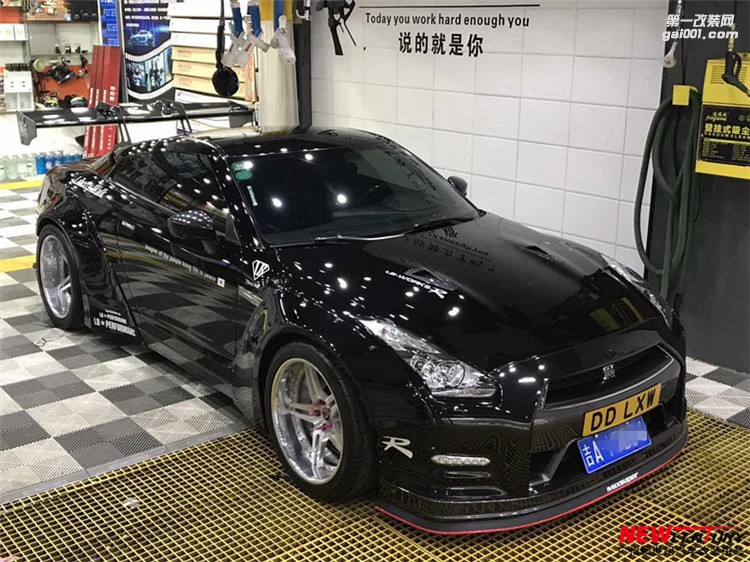 日產(chǎn)GTR改裝LB寬體尾翼 葉子板碳纖維后唇大包圍套件