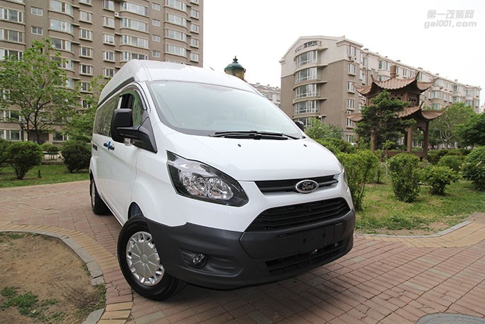 【銀豐出品】福特全順改裝房車，實(shí)用簡(jiǎn)單舒適！