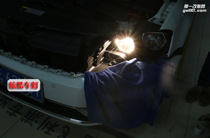 花都改燈 邁騰汽車大燈改裝廣州炫酷車燈升級燈光
