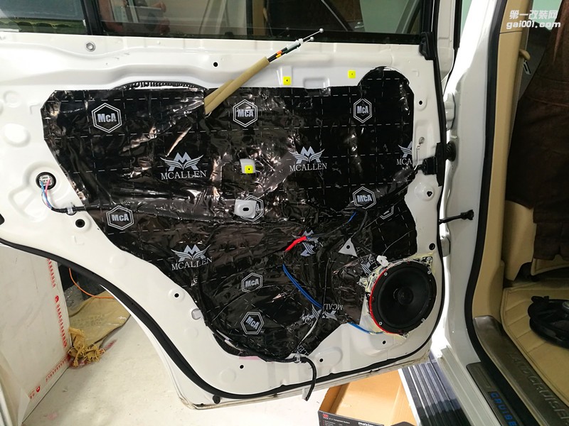 臨沂醇聲典汽車音響改裝，陸地巡洋艦改裝升級雷貝琴汽車音響