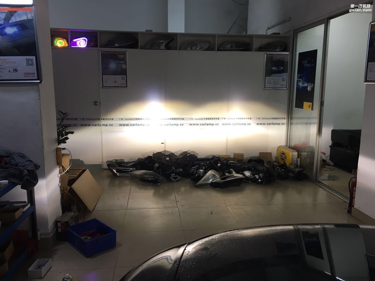 廣州改燈  廣州卡萊姆浦專業(yè)改燈店奧迪A6  09款  改燈 車燈改裝升級：進口海拉5雙光透鏡  歐司朗氙氣燈  原裝安定器
