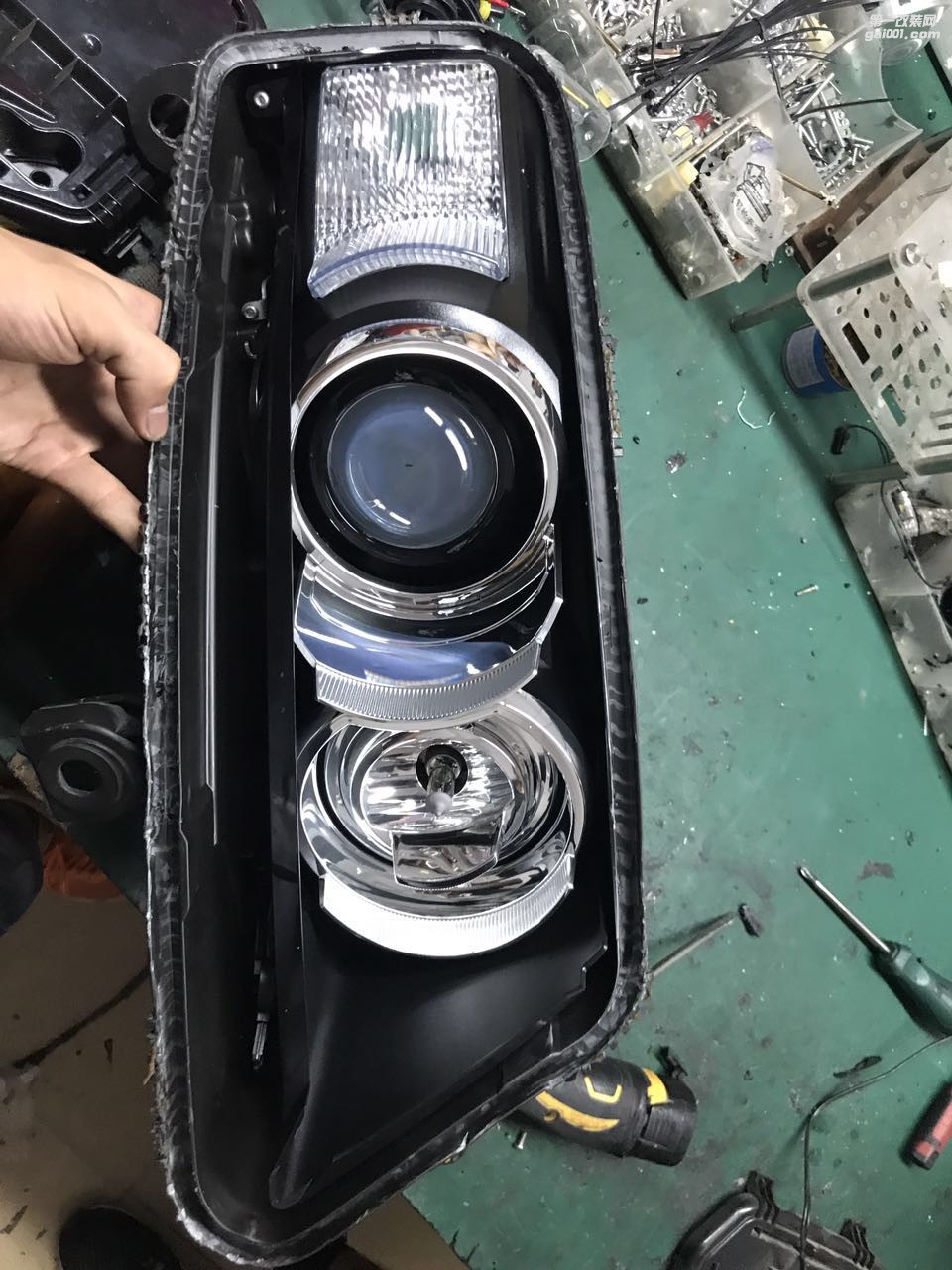 廣州改燈  廣州卡萊姆浦專業(yè)改燈店奧迪A6  09款  改燈 車燈改裝升級：進口海拉5雙光透鏡  歐司朗氙氣燈  原裝安定器