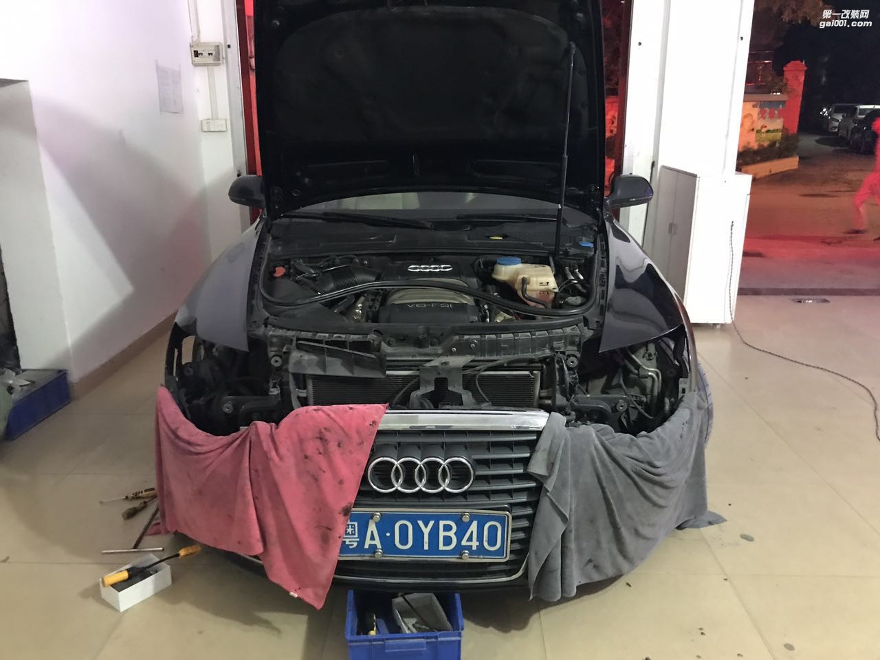 廣州改燈  廣州卡萊姆浦專業(yè)改燈店奧迪A6  09款  改燈 車燈改裝升級：進口海拉5雙光透鏡  歐司朗氙氣燈  原裝安定器
