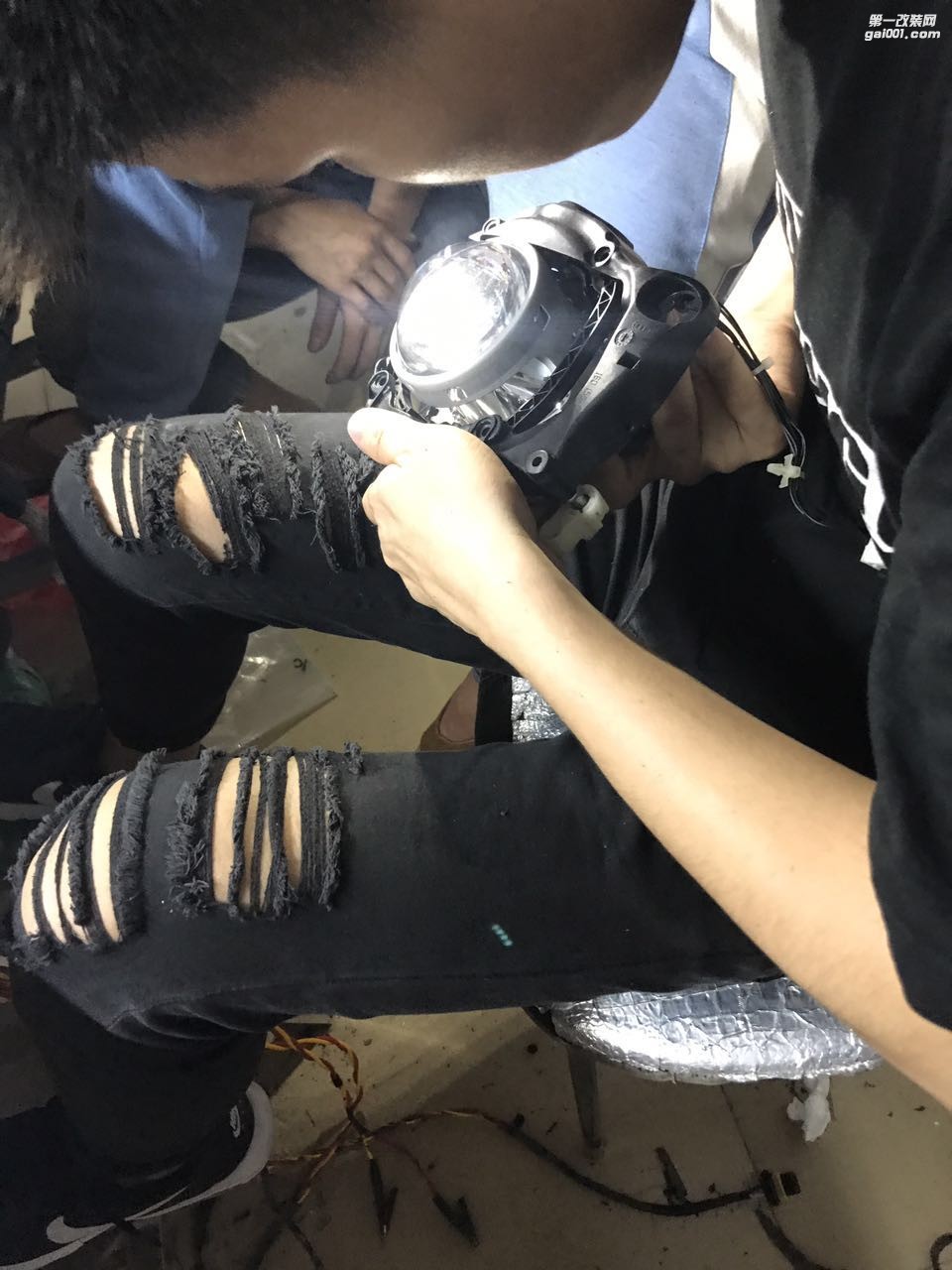 廣州改燈  廣州卡萊姆浦專業(yè)改燈店奧迪A6  09款  改燈 車燈改裝升級：進口海拉5雙光透鏡  歐司朗氙氣燈  原裝安定器