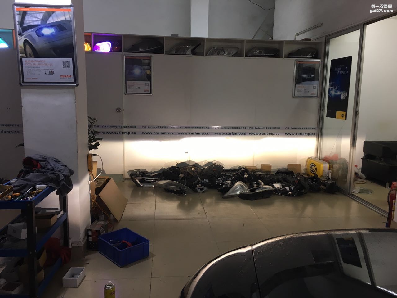 廣州改燈  廣州卡萊姆浦專業(yè)改燈店奧迪A6  09款  改燈 車燈改裝升級：進口海拉5雙光透鏡  歐司朗氙氣燈  原裝安定器