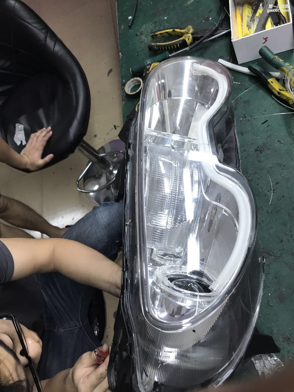 廣州改燈  廣州卡萊姆浦專業(yè)改燈店榮威550   改燈 車燈改裝升級：鍍膜5＋5雙光透鏡  漢雷5500K氙氣燈  澳茲姆安定器 雙天使 轉(zhuǎn)向日行燈