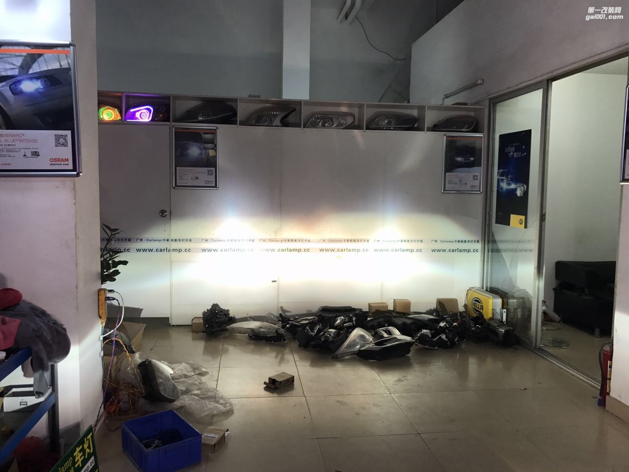 廣州改燈  廣州卡萊姆浦專業(yè)改燈店榮威550   改燈 車燈改裝升級：鍍膜5＋5雙光透鏡  漢雷5500K氙氣燈  澳茲姆安定器 雙天使 轉(zhuǎn)向日行燈